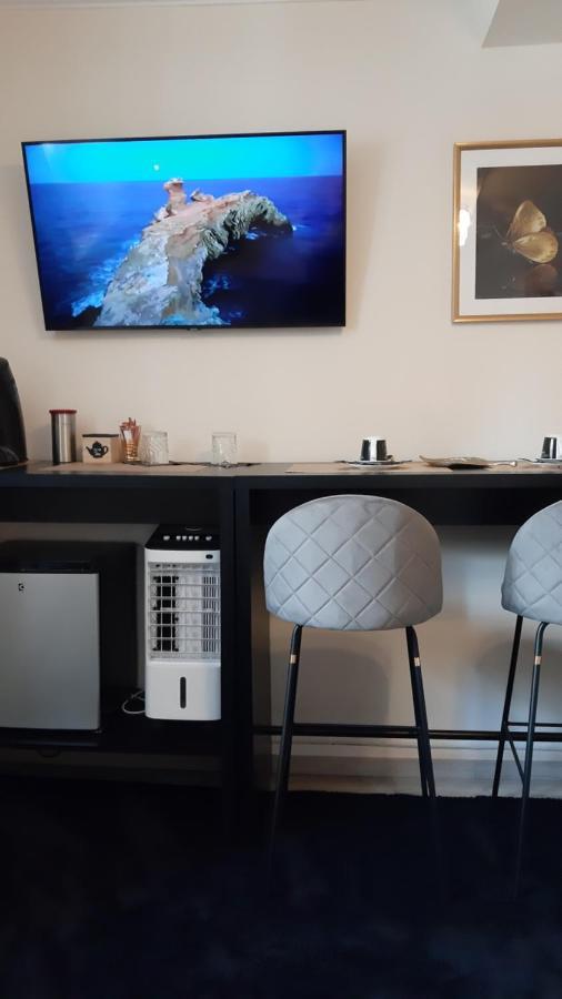 One-Bedroom Apartment,1112041362:JPEG