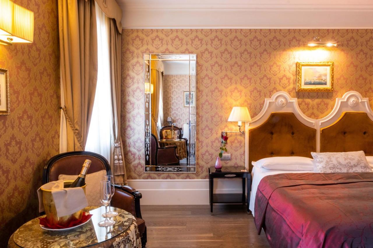 Superior Double Room Canal View