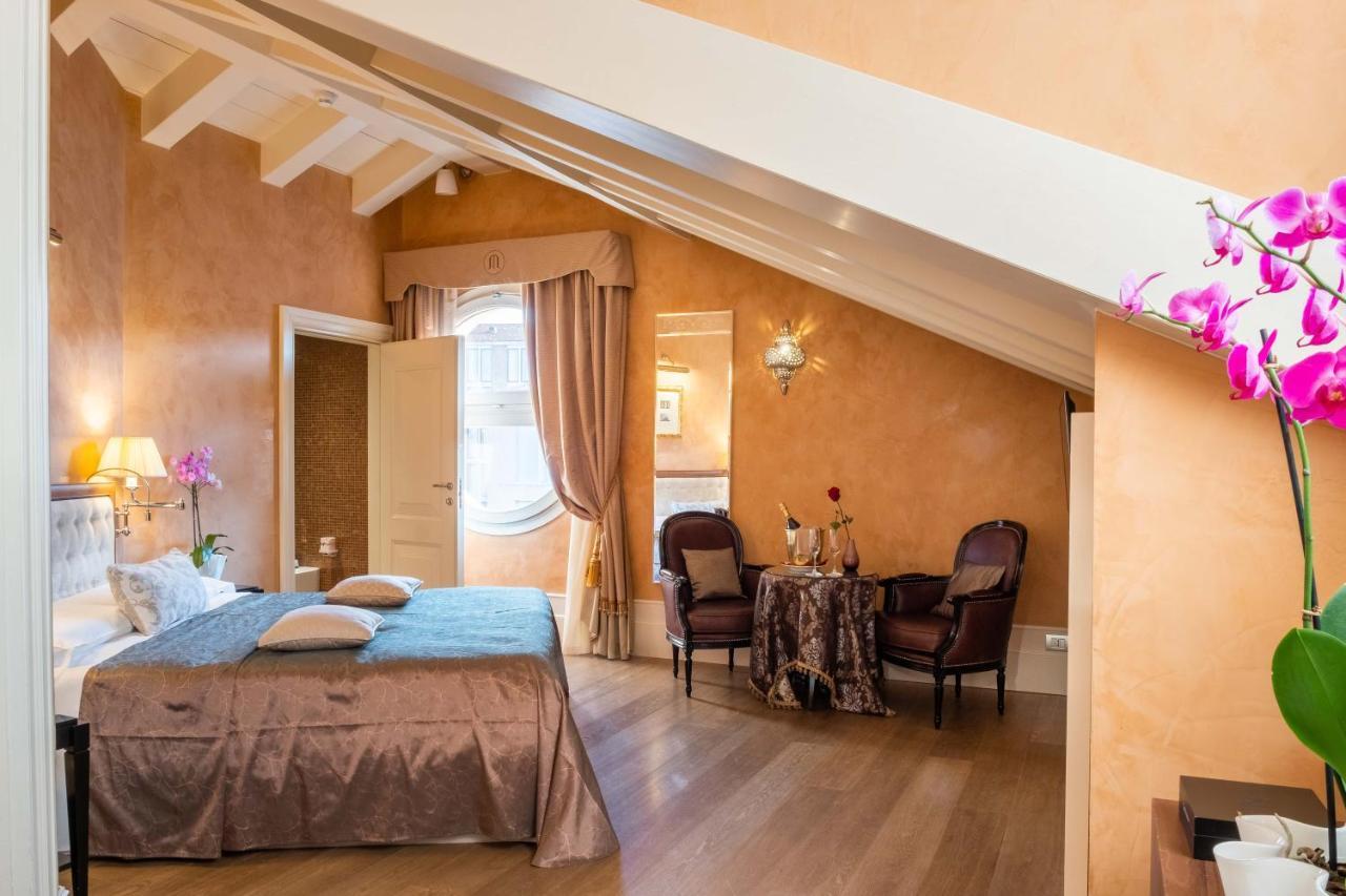 Double or Twin Room Canal View