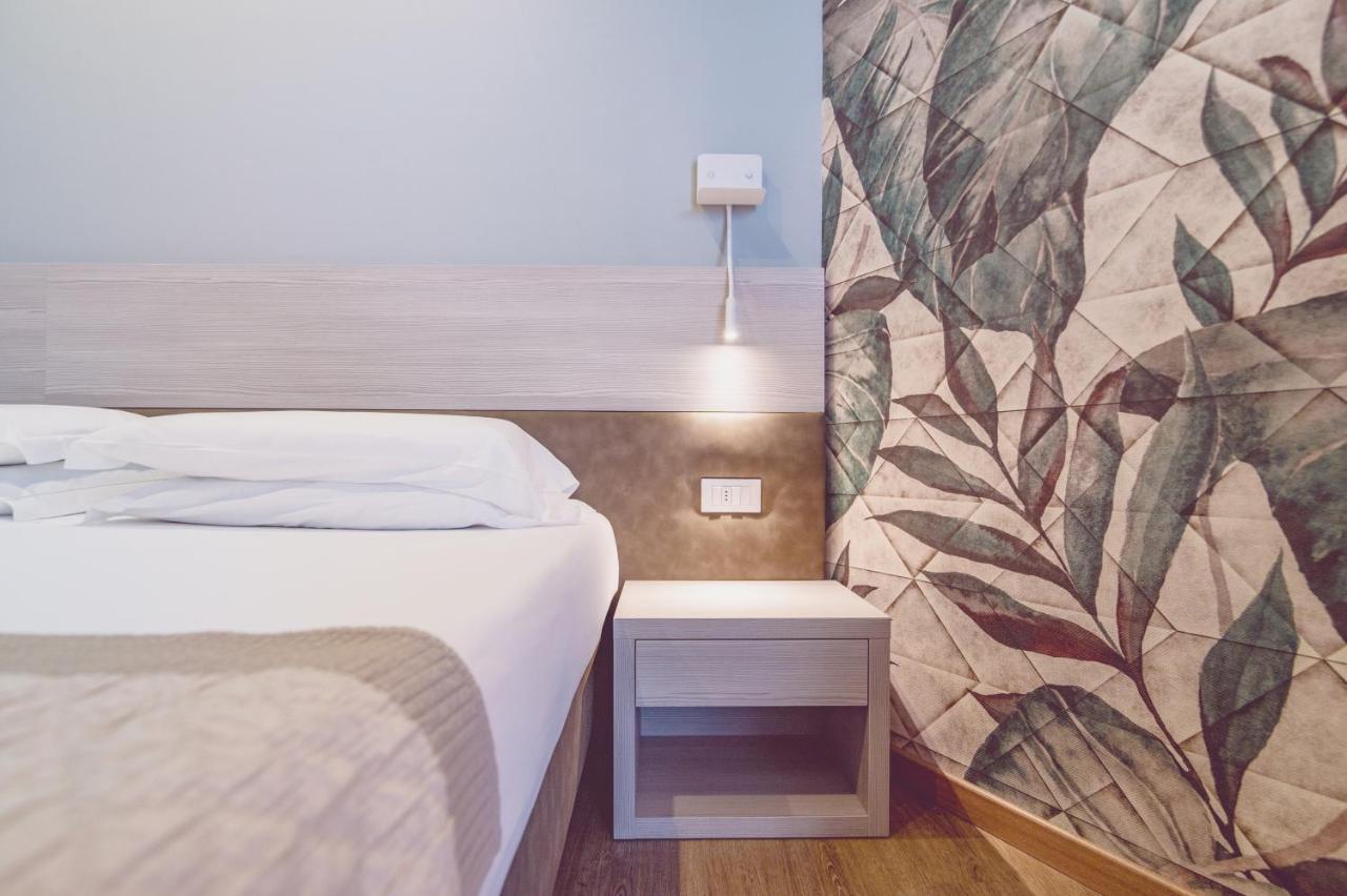 Deluxe Double Room Lateral Sea View