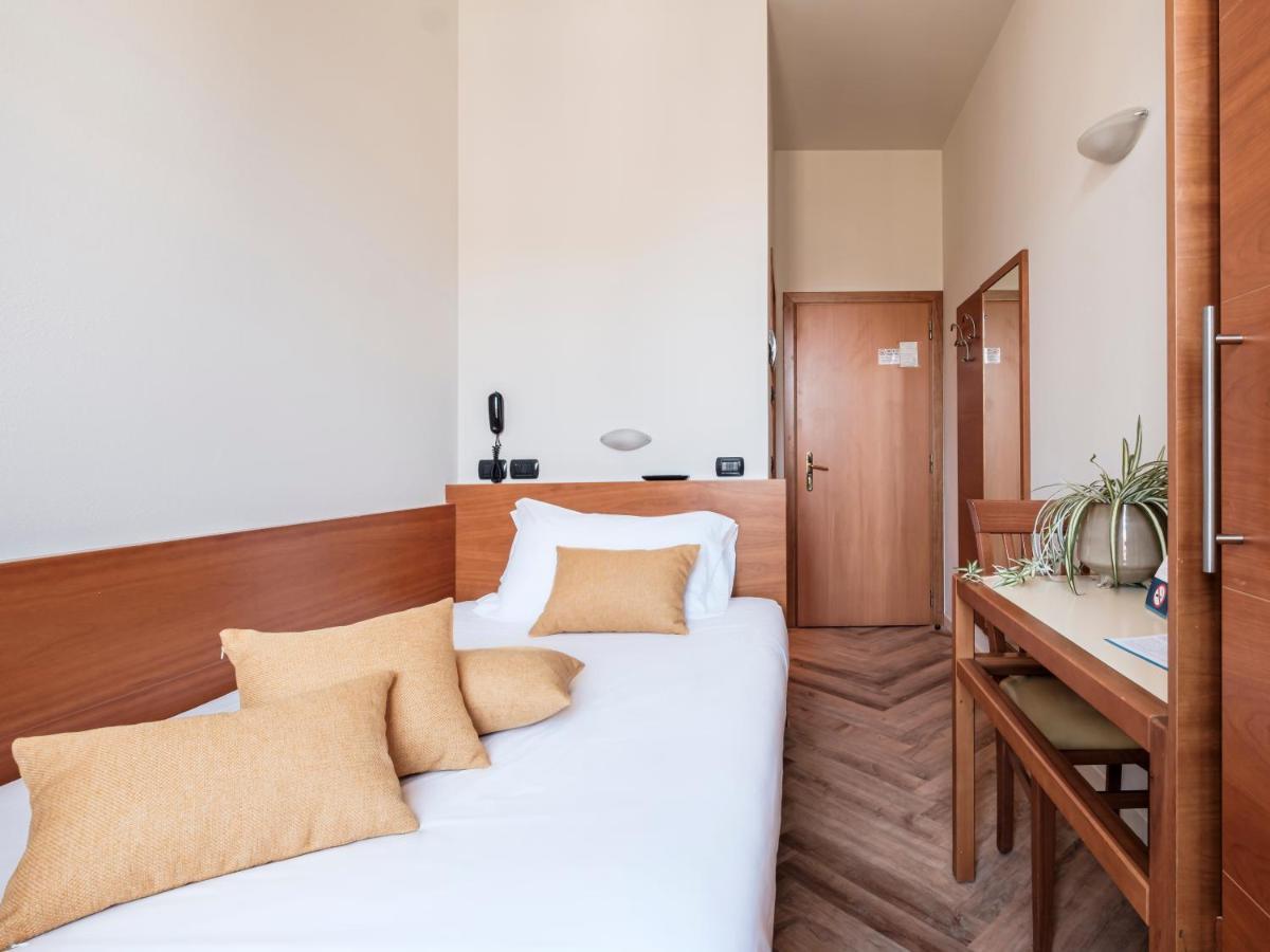 Classic Single Room
