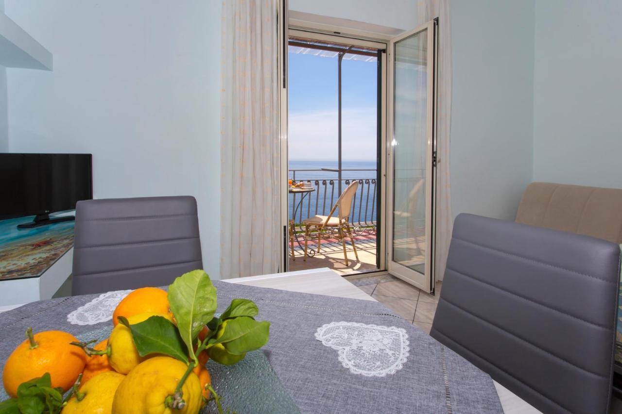 One-Bedroom Apartment Sea View