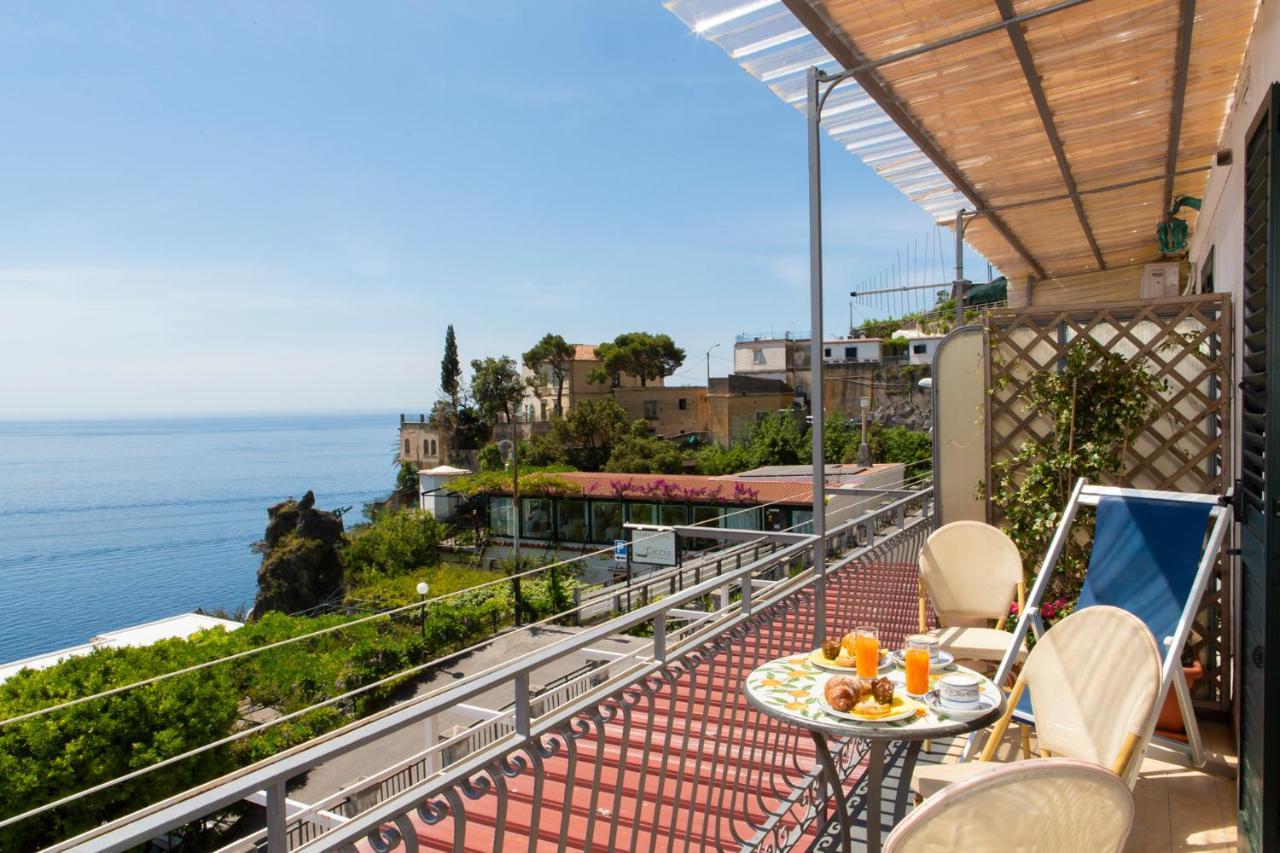 One-Bedroom Apartment Sea View
