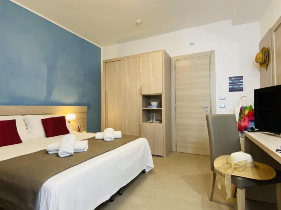 Standard Twin Room,1589262541:JPEG
