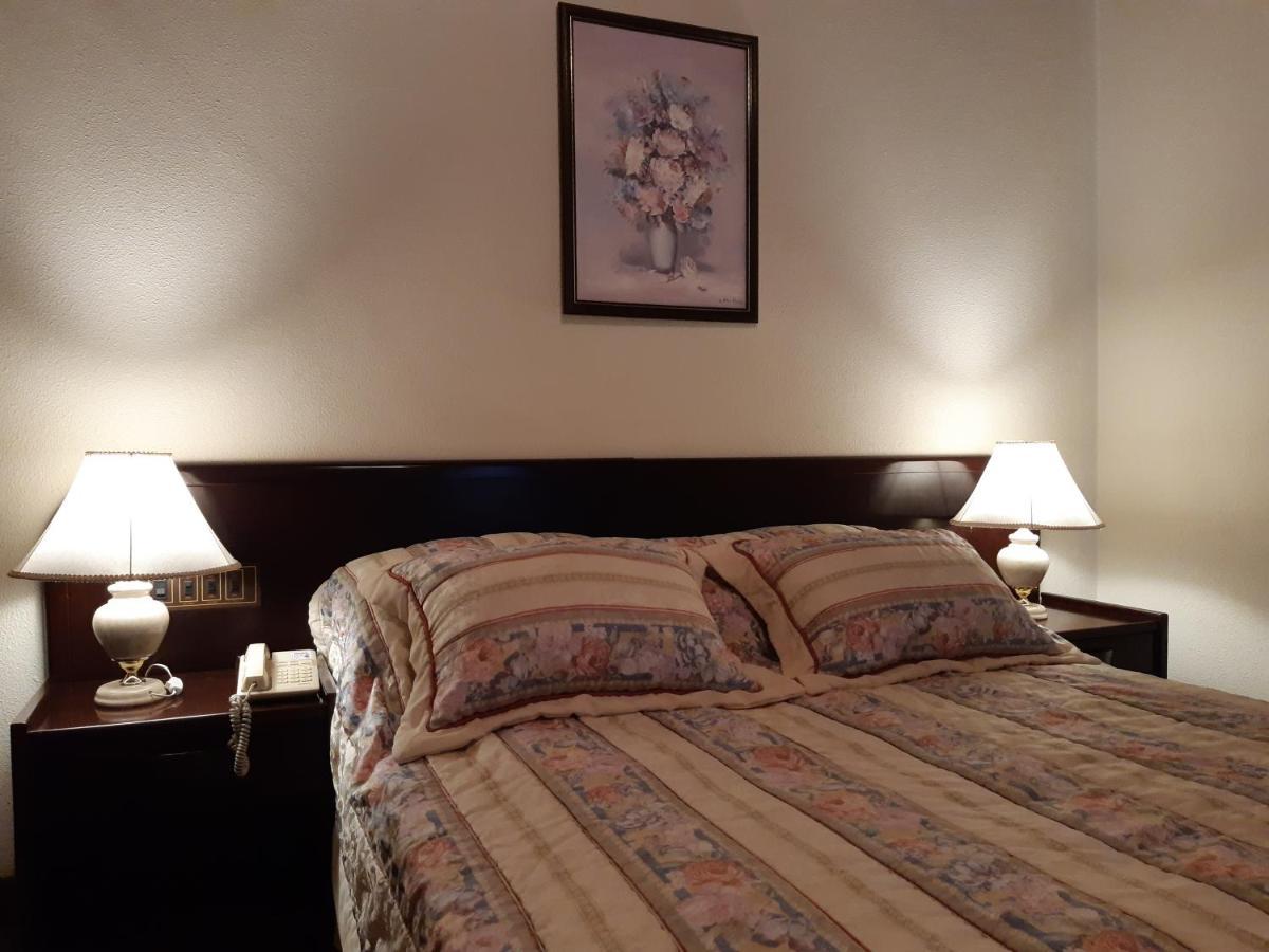 Deluxe Double or Twin Room,1114970391:JPEG