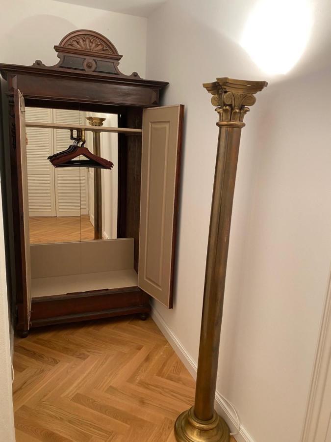 Deluxe Queen Studio