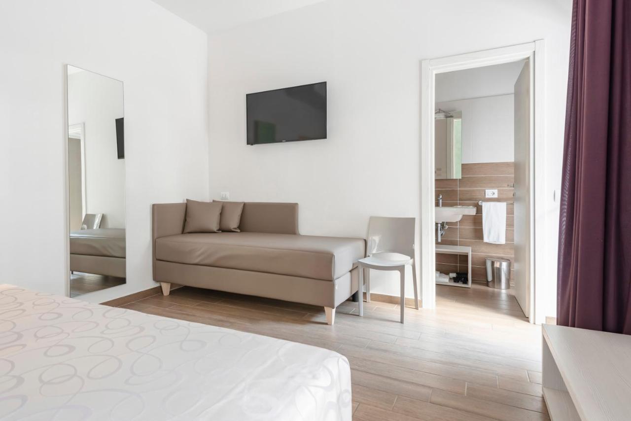 Superior Double Room Terrace Pinewood View
