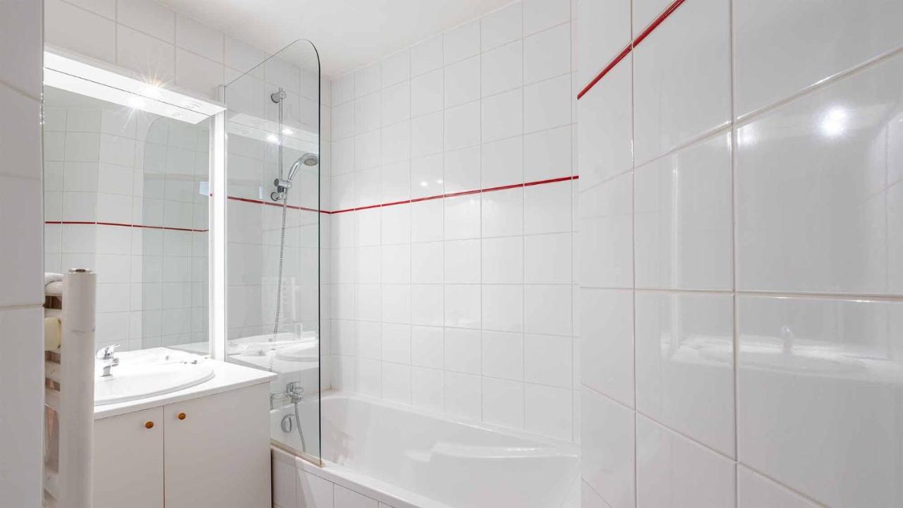 One-Bedroom Apartment with Sleeping Alcove (6 People),1548766477:JPEG
