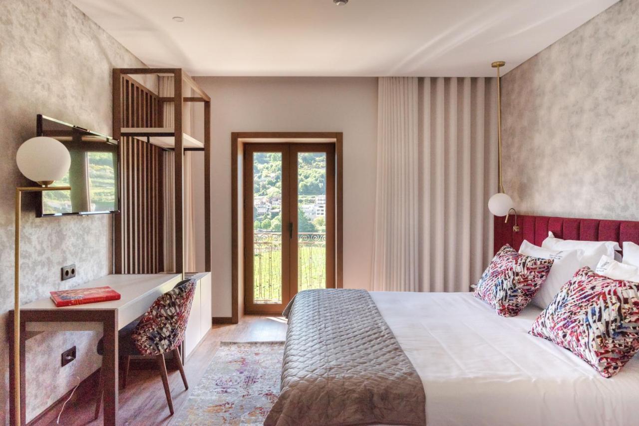 Deluxe Double Room Bath