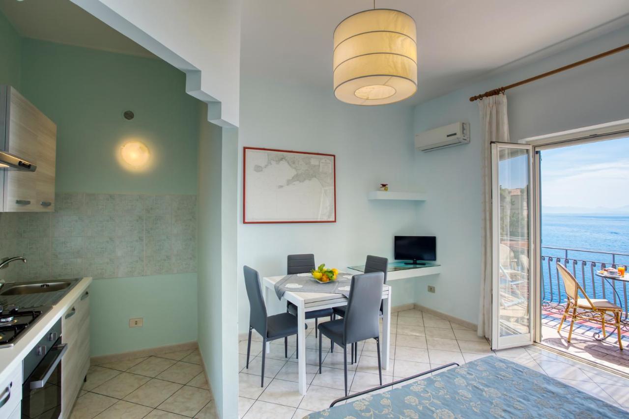 One-Bedroom Apartment Sea View