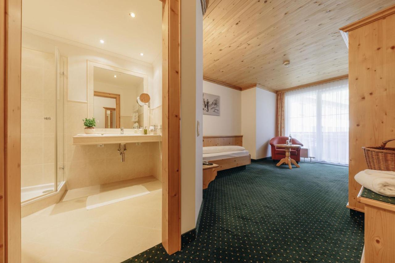 Single Room with Balcony,1117059492:JPEG