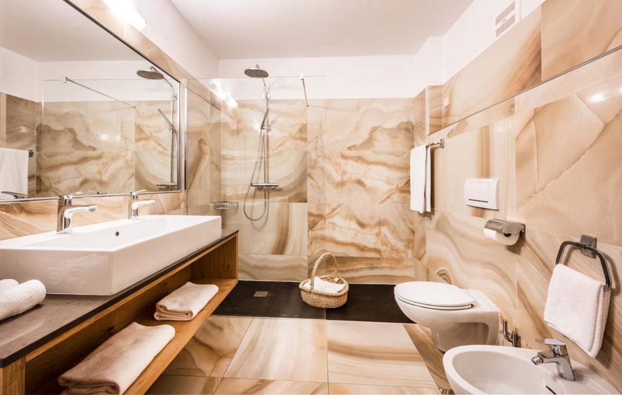 Superior Double Room,1117263795:JPEG