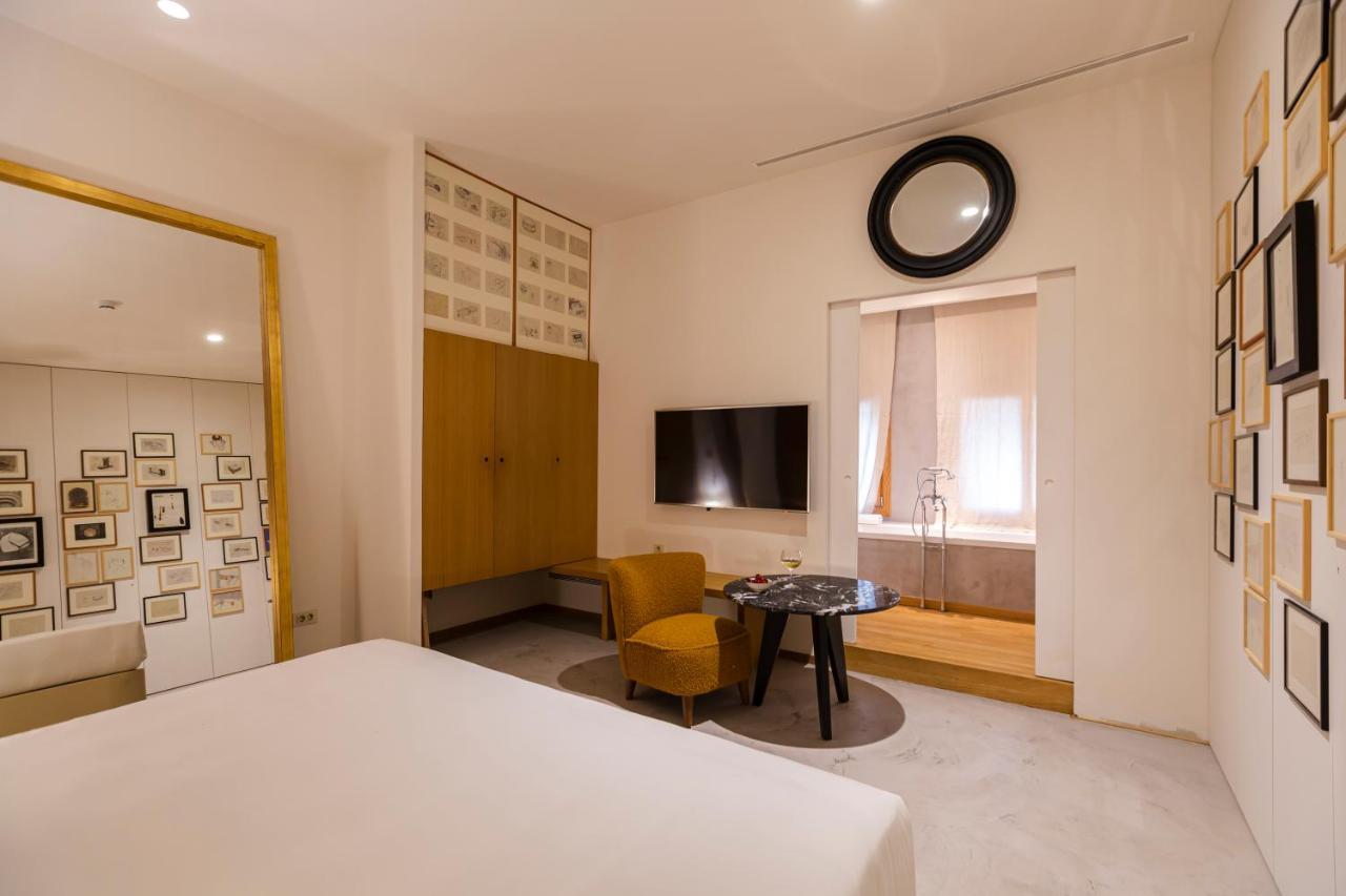 Premium Interior Room