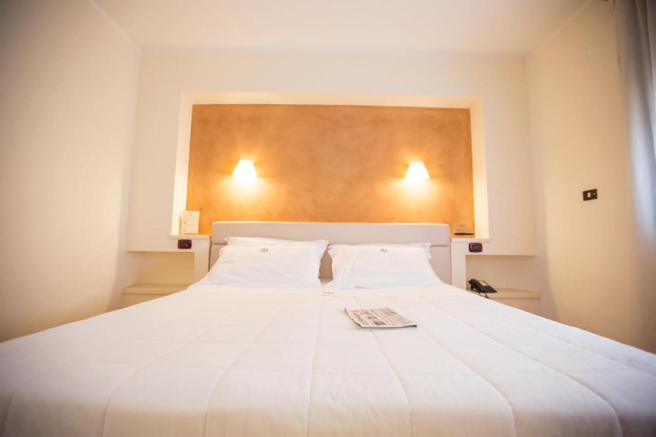 Deluxe Single Room,1162044834:JPEG