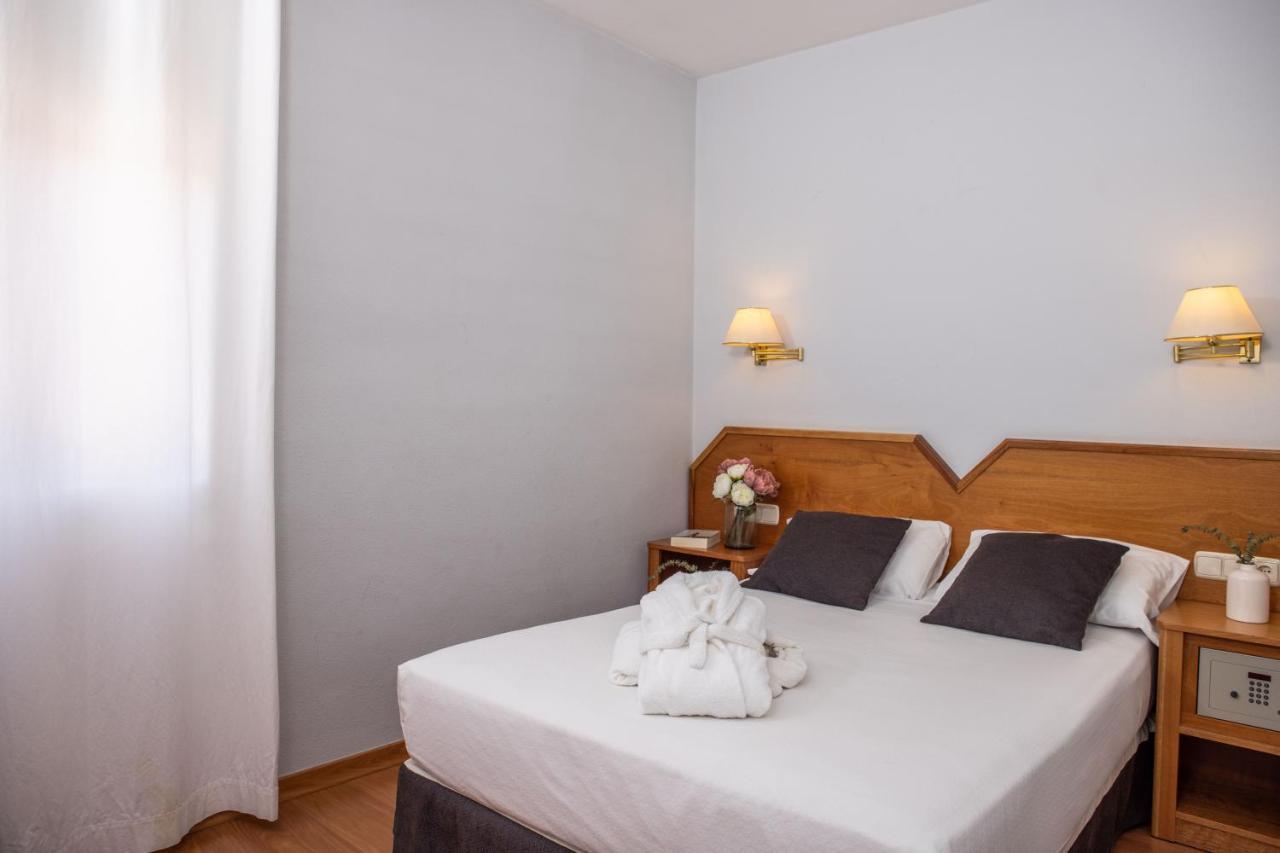 Standard Double Room,1589262340:JPEG
