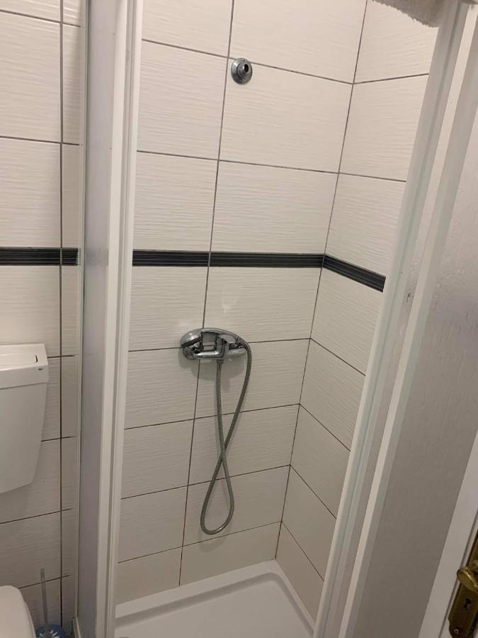 One-Bedroom Apartment,1118732076:JPEG