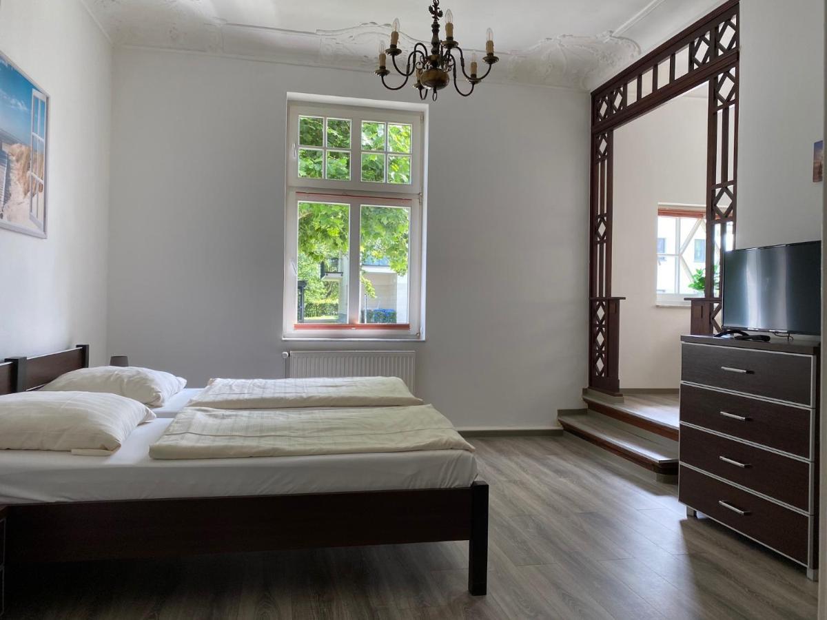 Deluxe Double Room Shower