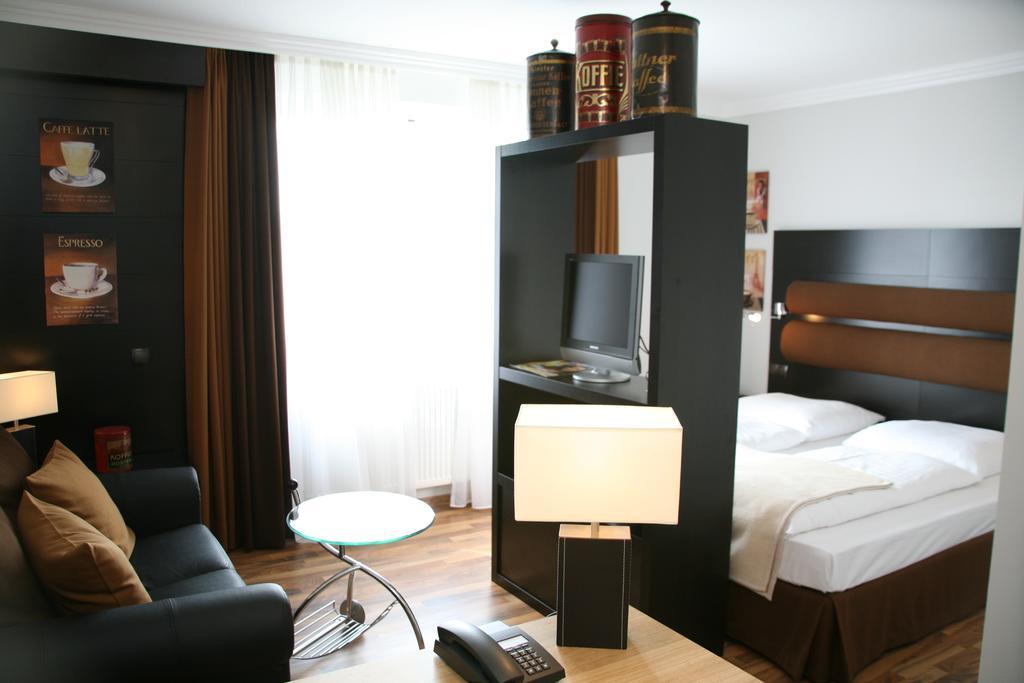 Theme room