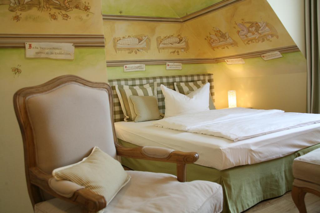 Theme room