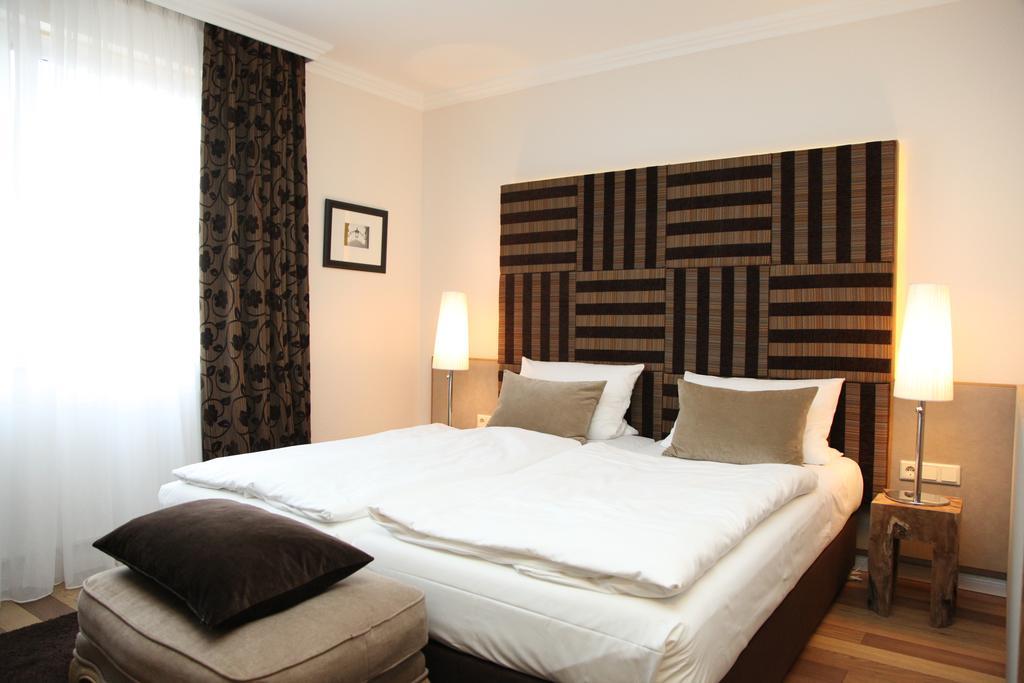 Large Double Room Double Bed