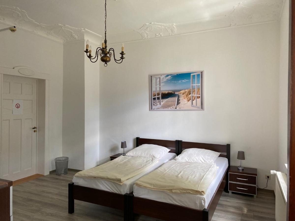 Deluxe Double Room Shower
