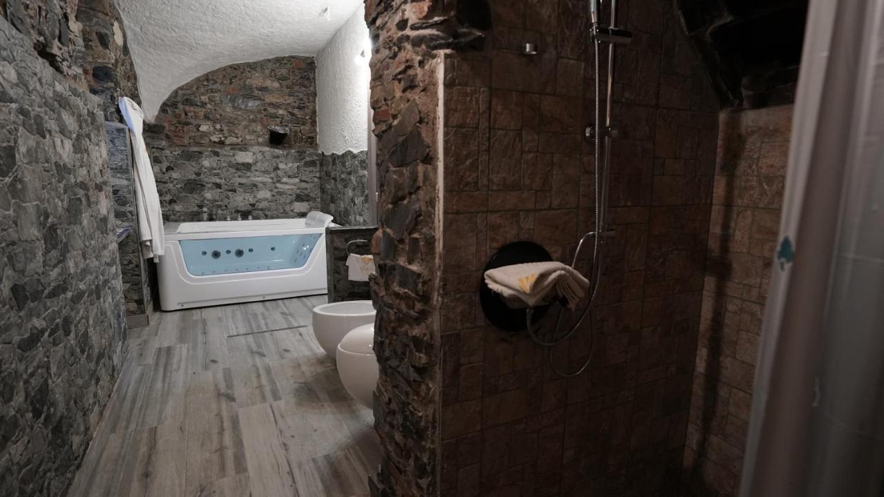 King Room Spa Bath