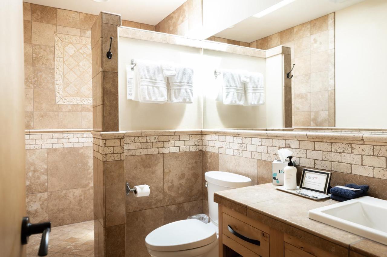 Deschutes River One-Bedroom King Suite