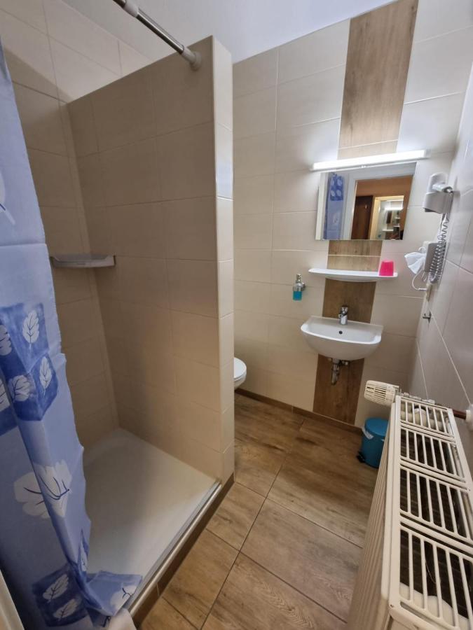 Single Room,1121218179:JPEG