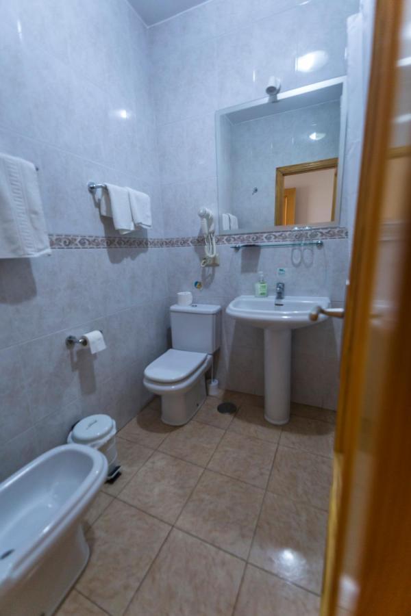 Standard Twin Room,1121321370:JPEG
