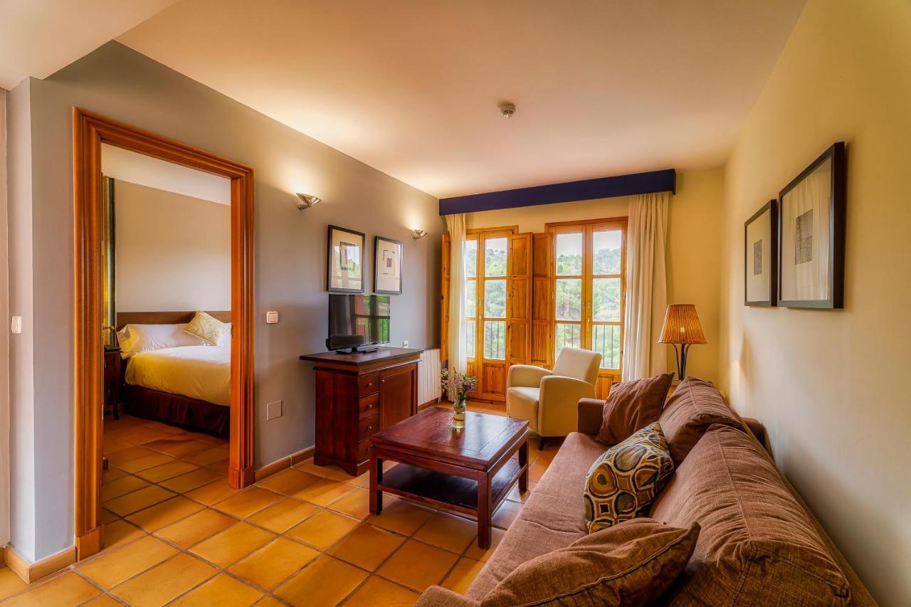 Double Room Lounge