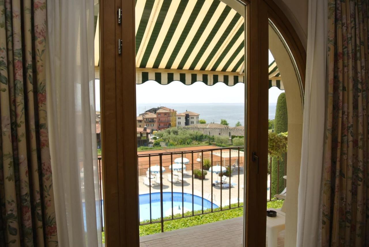 Superior Double or Twin Room Lake View