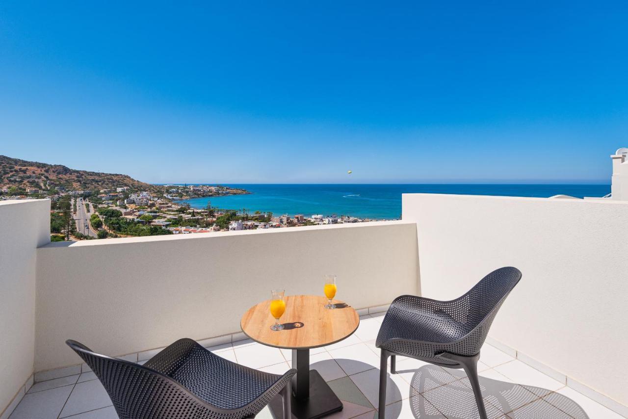 Double or Twin Room Sea View