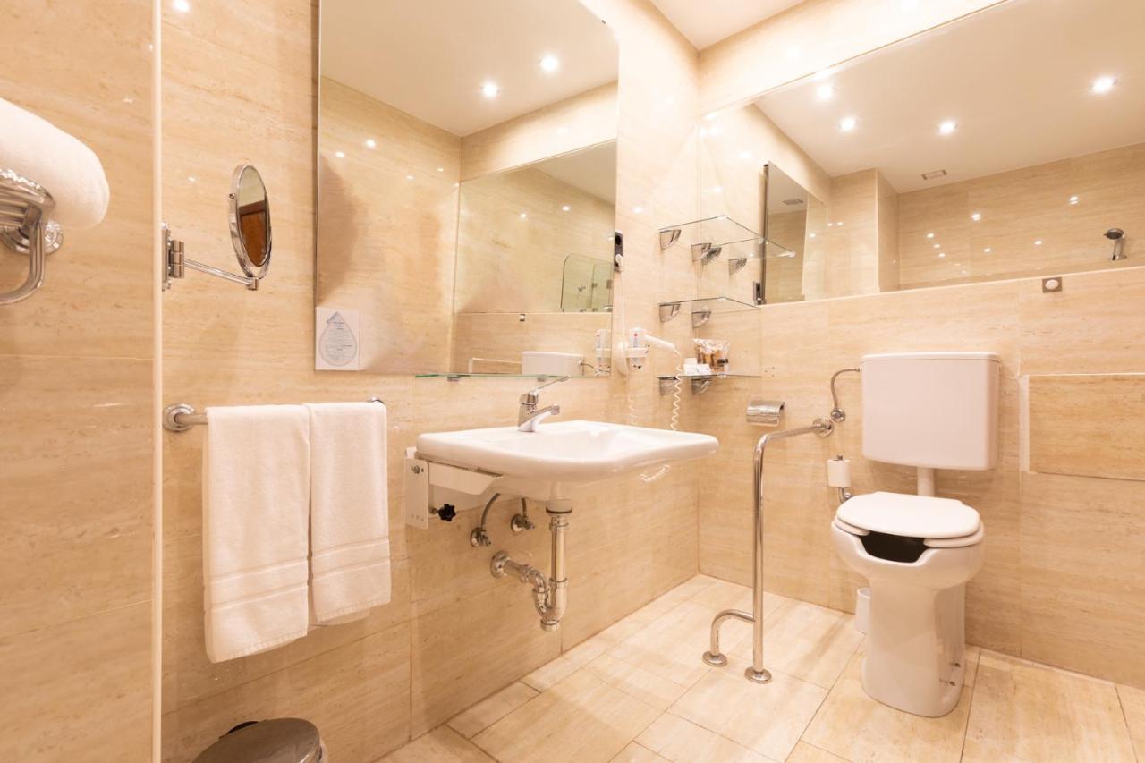 Double or Twin Room Disabled Access