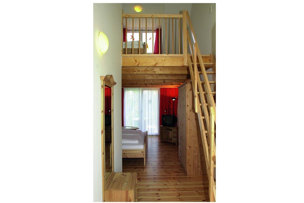 Standard Family Room,996531319:JPEG