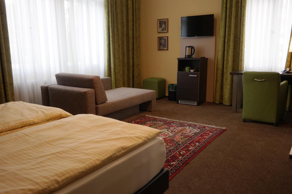 Double or Twin Room,1301519974:JPEG
