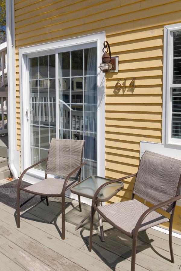 King Standard Semi-Private Balcony Quarterdeck Building Floor 3