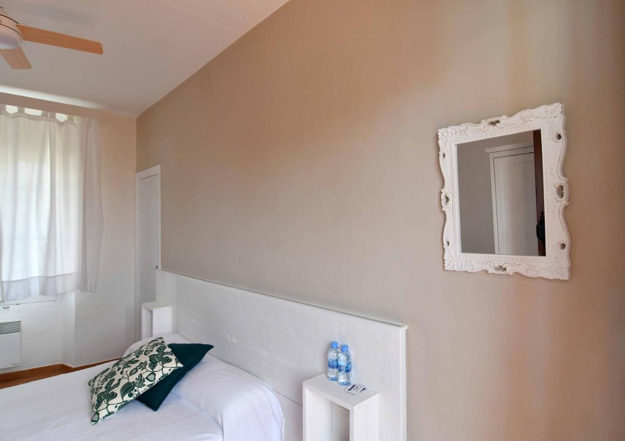 Double or Twin Room Private Bathroom