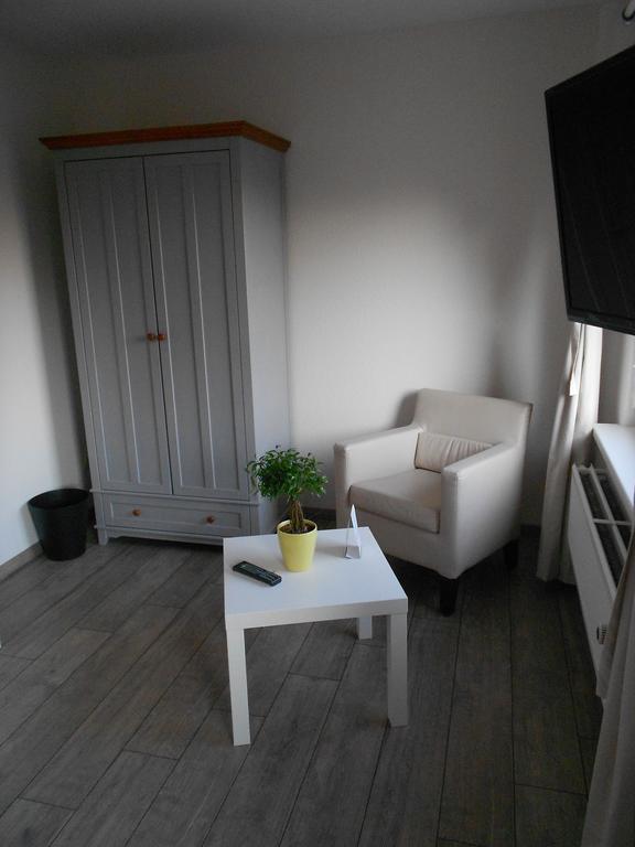 Family Room,112394769:JPEG