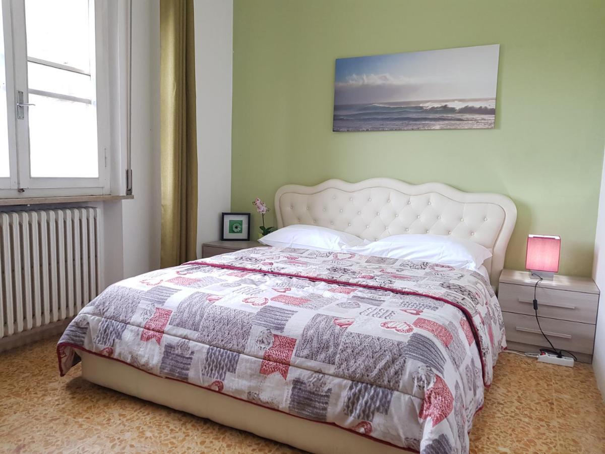 Chambre Lit Queen-Size avec Salle de Bains Privative