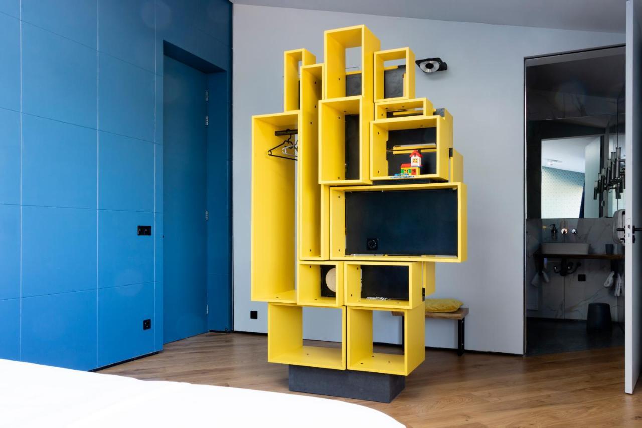 Deluxe Double Room Shower