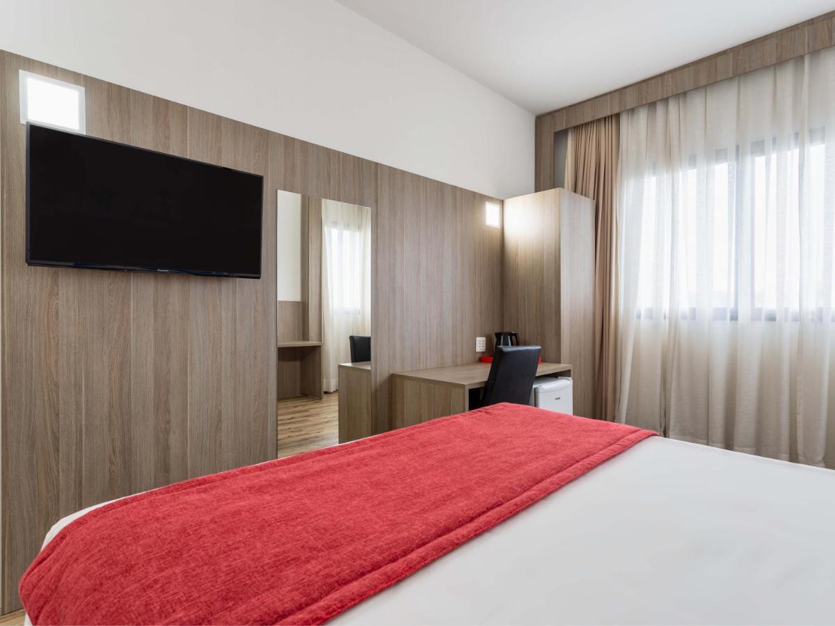 Standard Queen Room