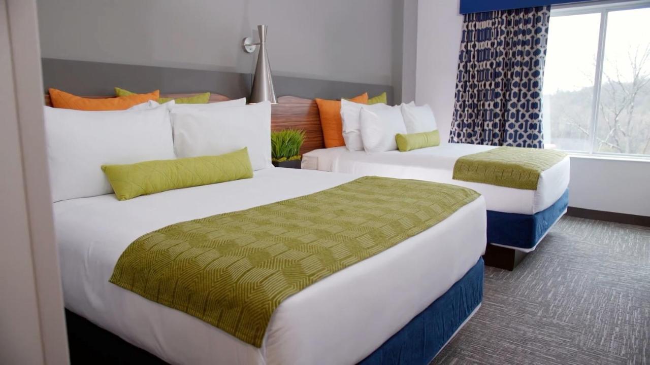 Standard Double Suite