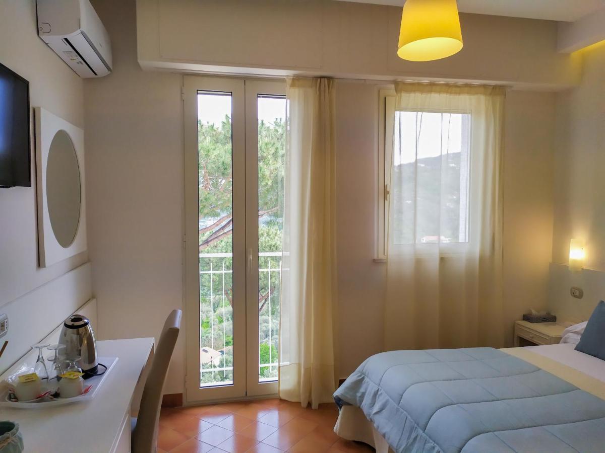 Double Room with Sea View,1127988096:JPEG