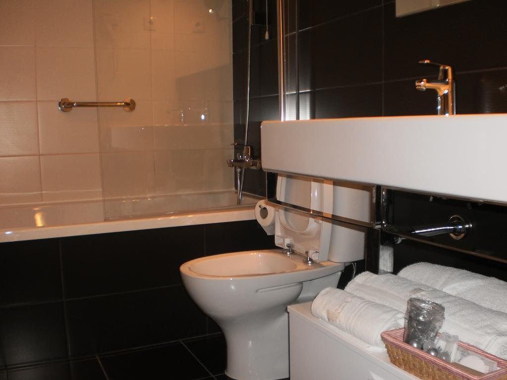 Triple Room,1618273313:JPEG