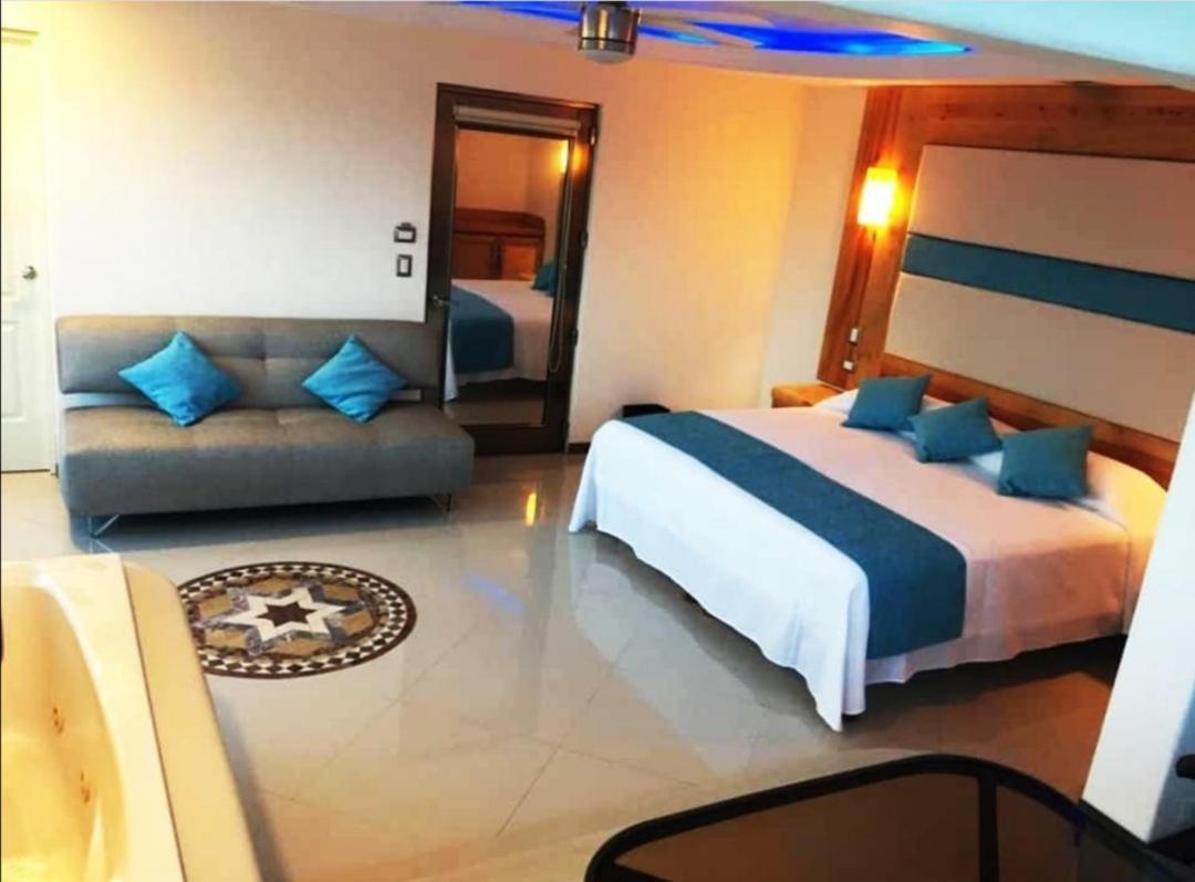 King Suite Spa Bath