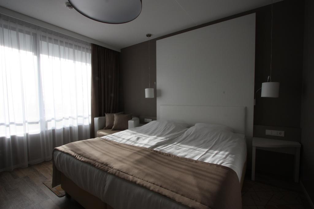 Deluxe Double Room Shower