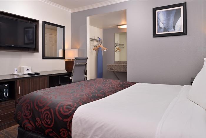 Standard Queen Room