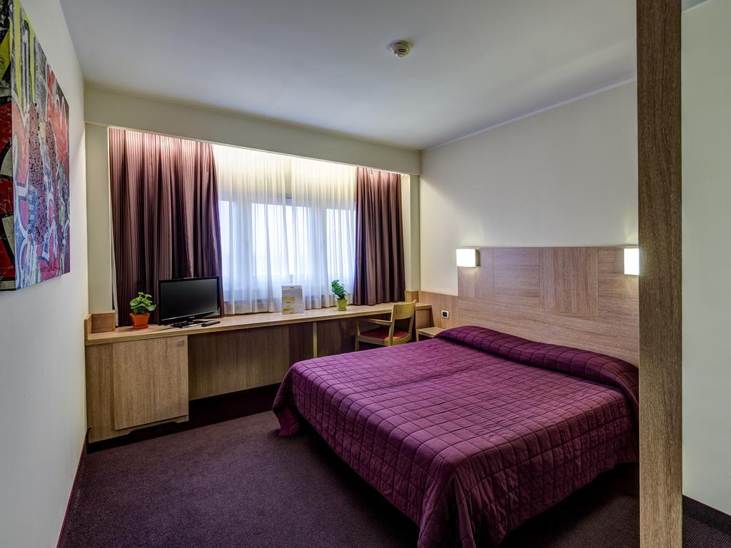 Double Room,112745394:JPEG