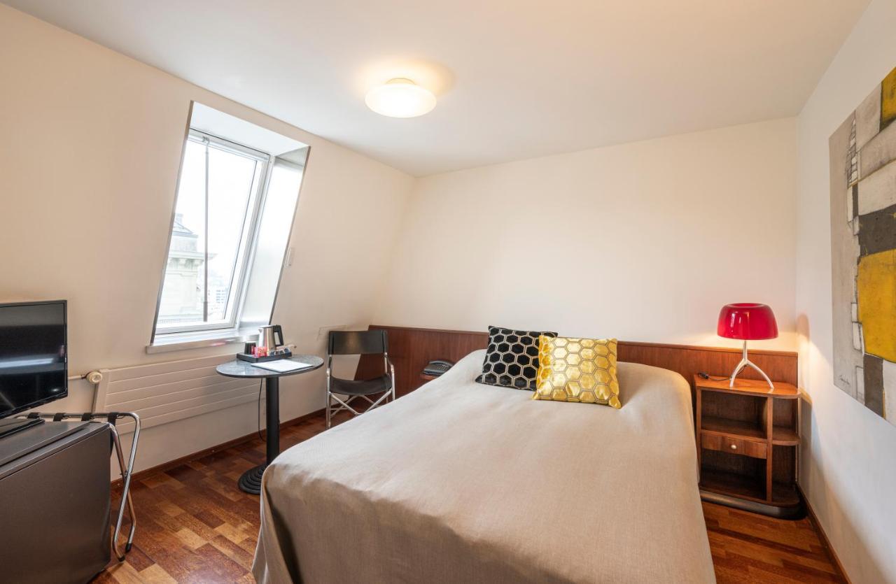 Unique Single Room,1127600331:JPEG