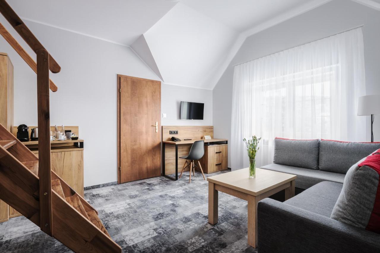 Duplex Studio,1127922324:JPEG